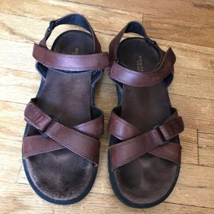 Adorable Vintage Sandals